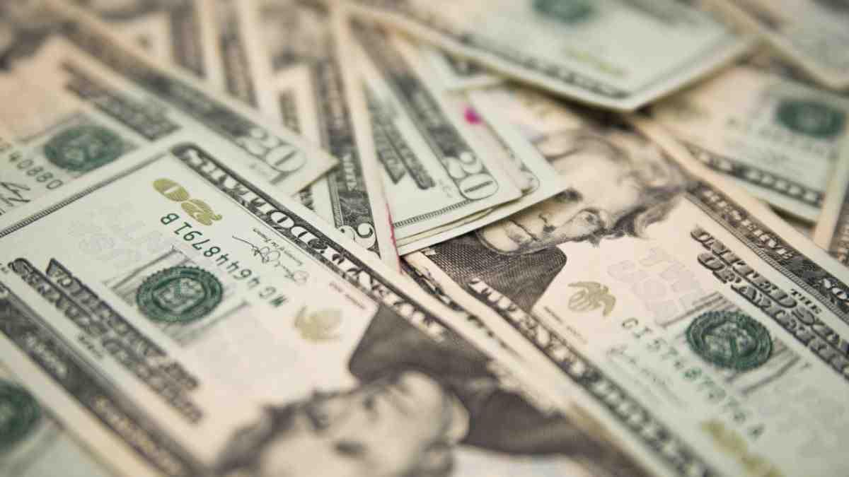 How much would a $200000 annuity pay?