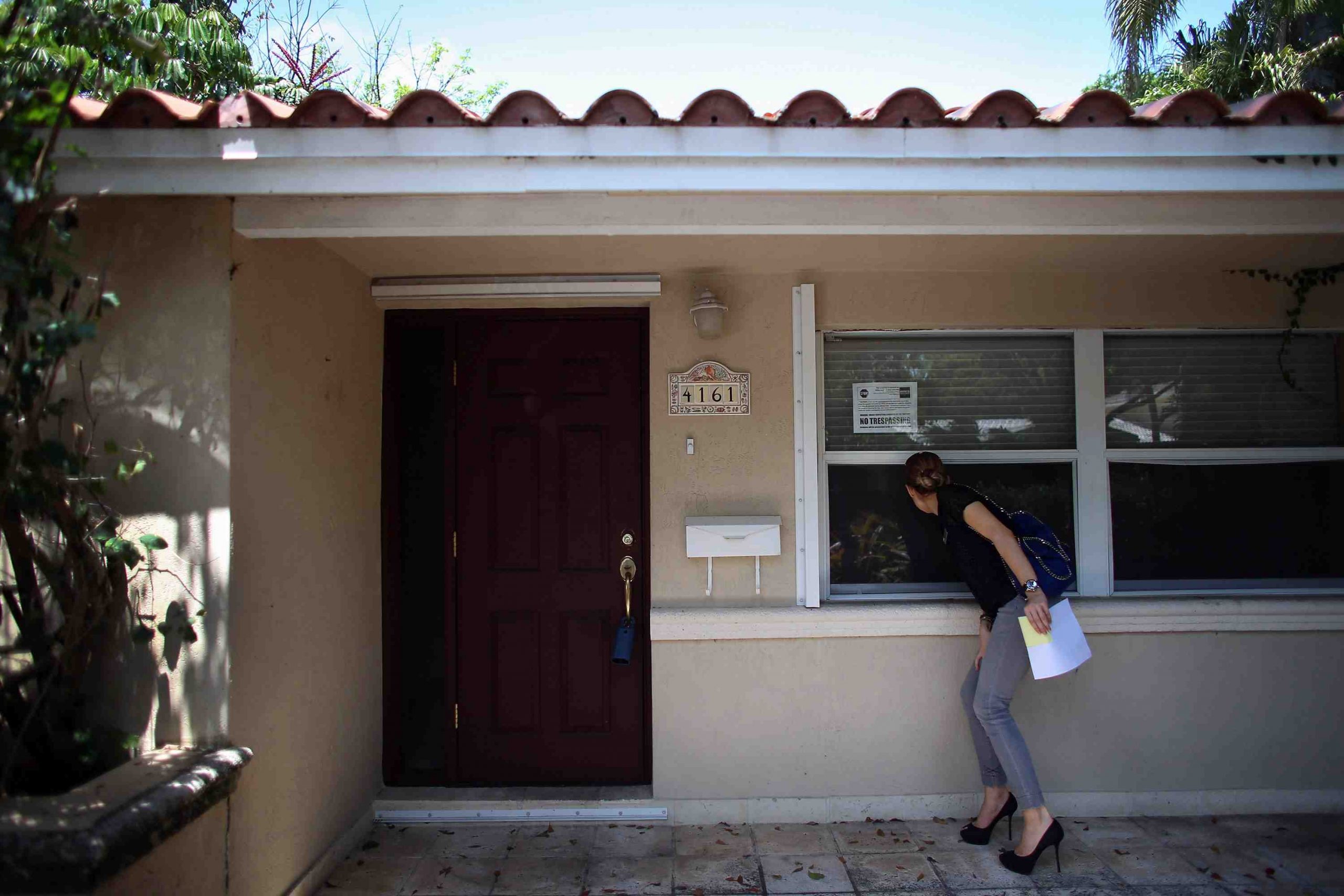 What is the advantage of a home equity loan?